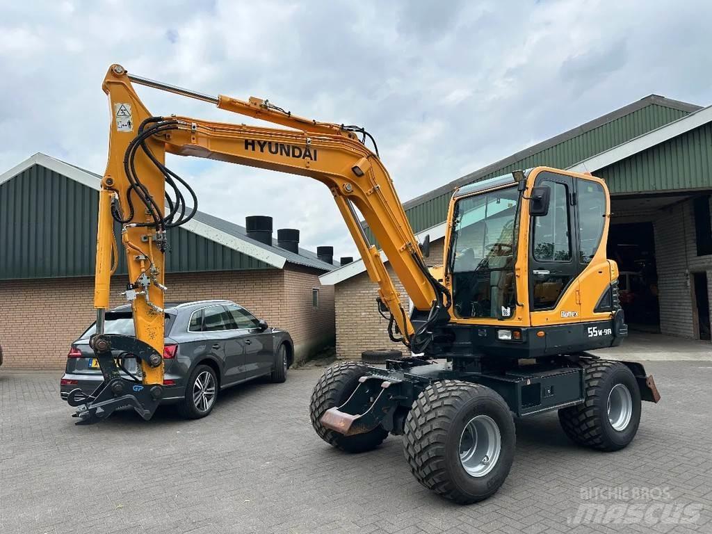 Hyundai 55W-9A حفارات بعجل