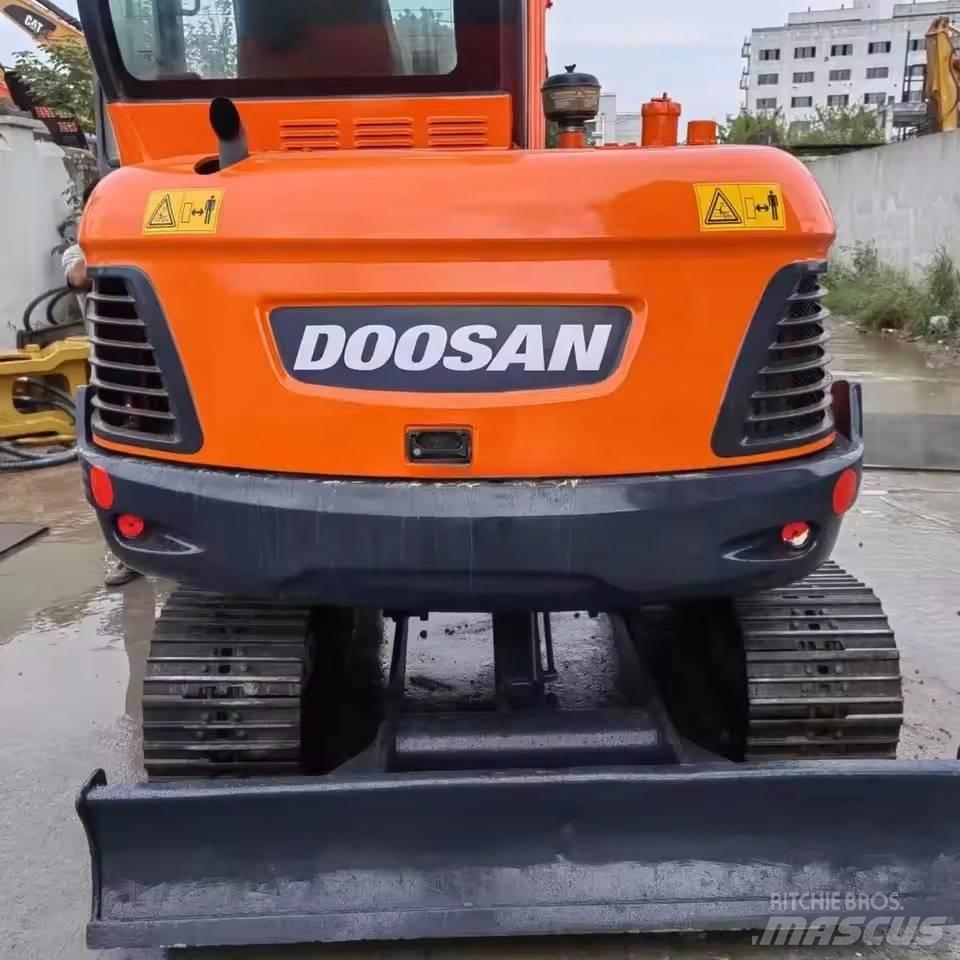 Doosan DX 55-9C حفارات صغيرة أقل من 7 طن (حفارات صغيرة)