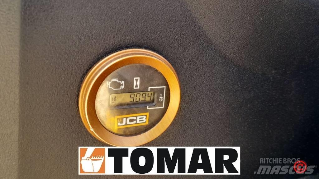 JCB 15 C-1 حفارات صغيرة أقل من 7 طن (حفارات صغيرة)