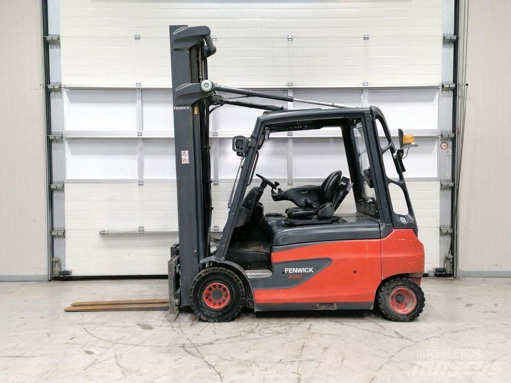 Linde E30L-01 شاحنات ذات رافعات شوكية تعمل بالكهرباء