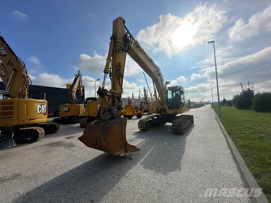 Komatsu PC 210 LC-8 حفارات زحافة