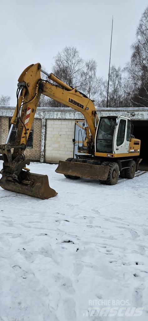 Liebherr A 900 C حفارات بعجل