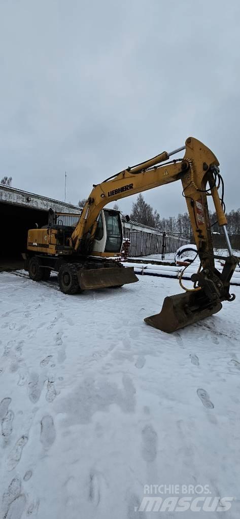 Liebherr A 900 C حفارات بعجل