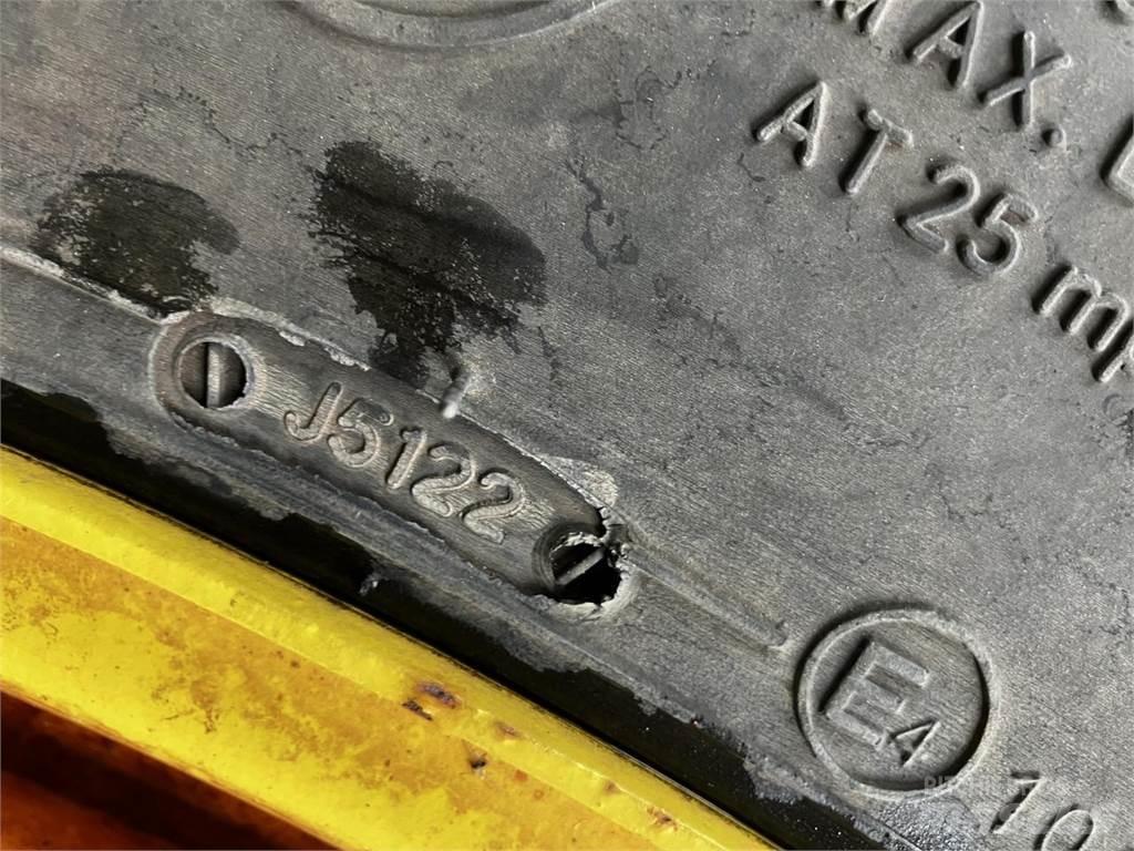 BKT 270/95R32 الإطارات والعجلات والحافات