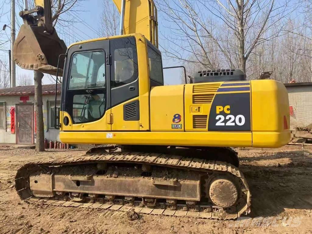 Komatsu PC 220-8 حفارات زحافة