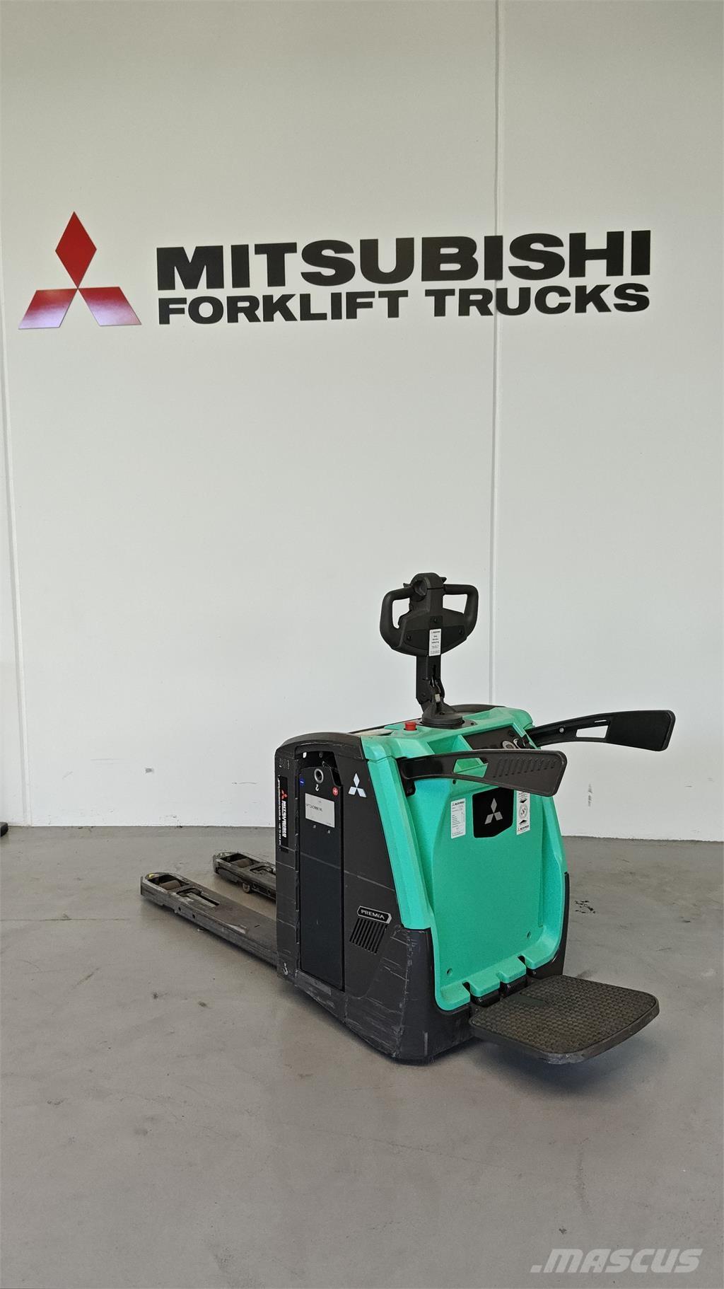 Mitsubishi PBV20N3 شاحنة ذات منصة