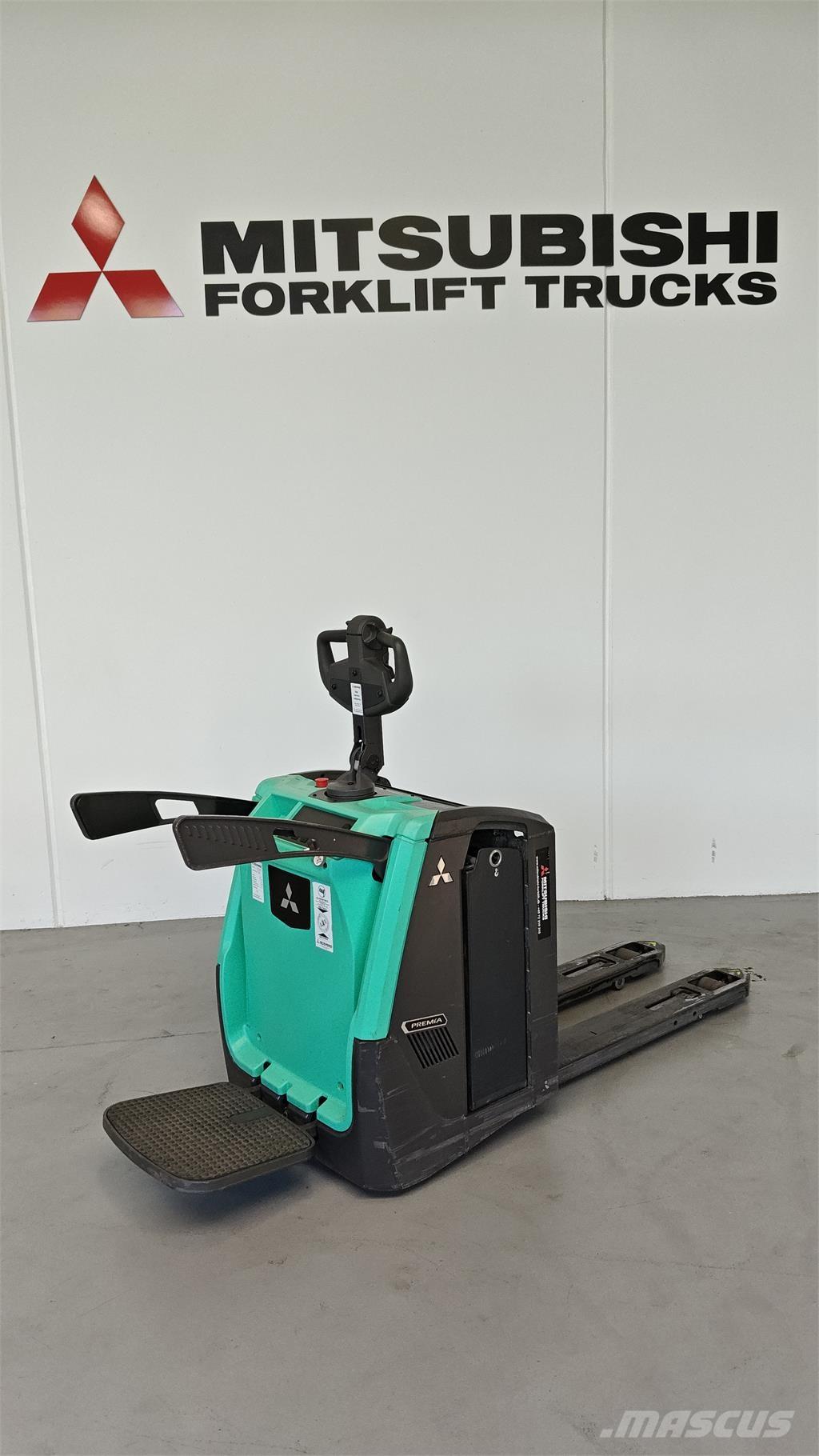 Mitsubishi PBV20N3 شاحنة ذات منصة