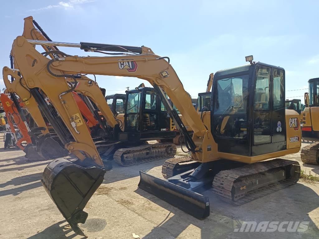 CAT 306E2 حفارات زحافة