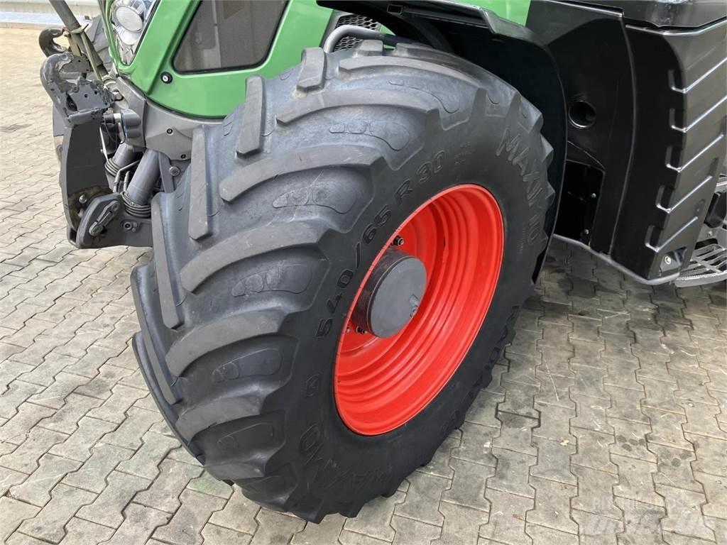 Fendt 718 SCR الجرارات