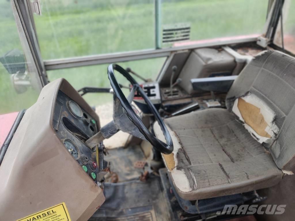Massey Ferguson 2640 الجرارات