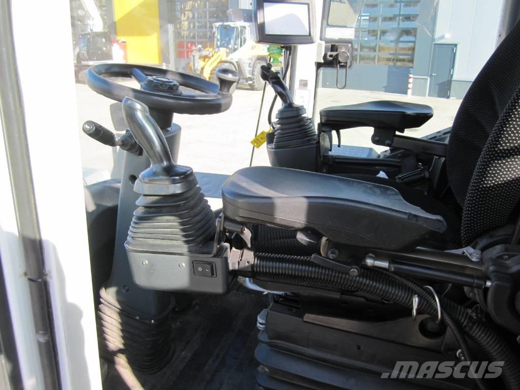 Liebherr L546 لوادر بعجل