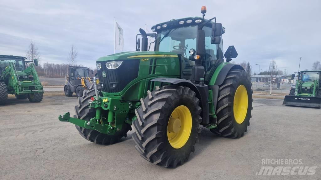 John Deere 6230 R الجرارات