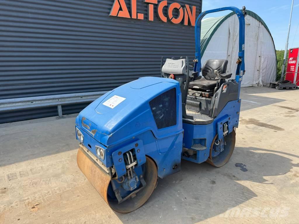 Bomag BW 100 AD-5 مداحل ثنائية الاسطوانة