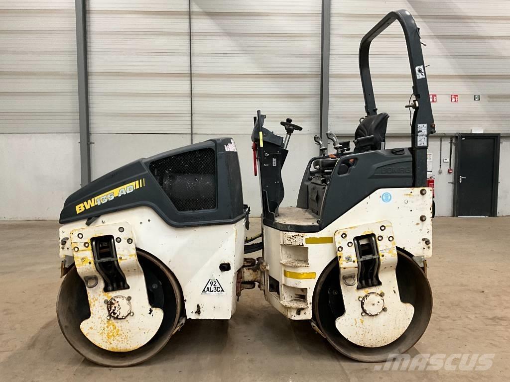 Bomag BW 135 AD-5 مداحل ثنائية الاسطوانة