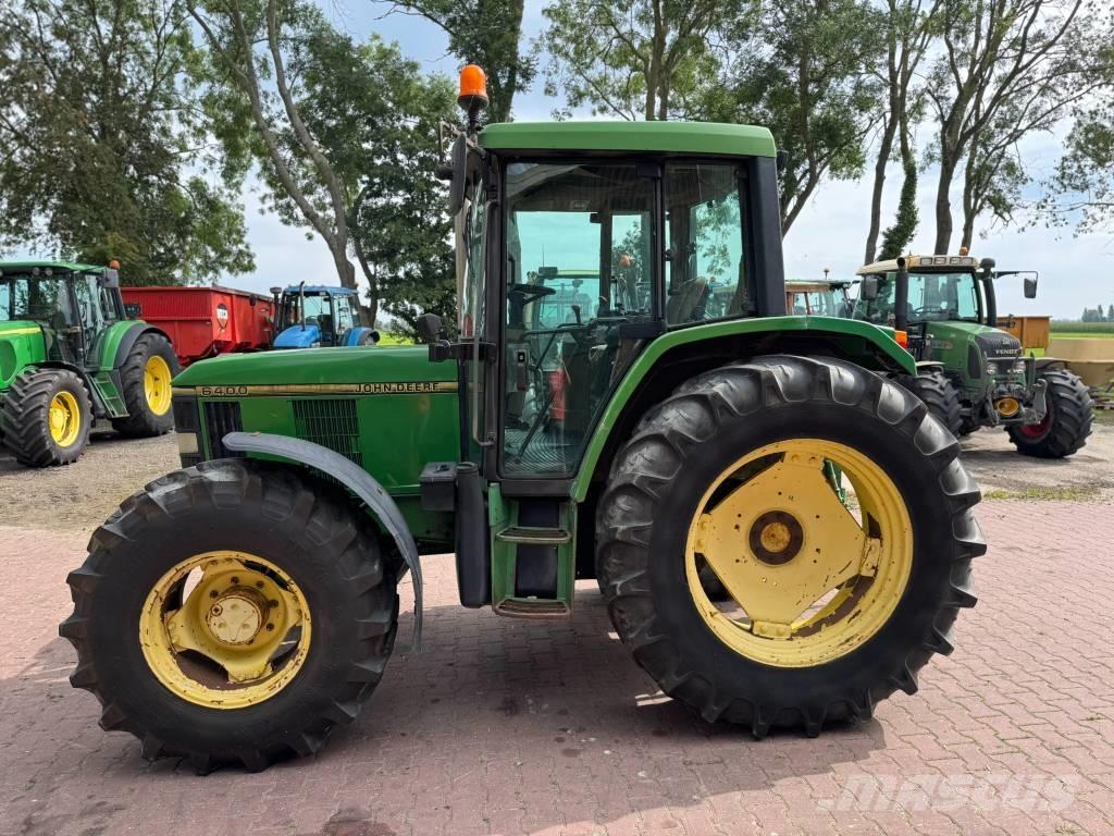 John Deere 6400 الجرارات