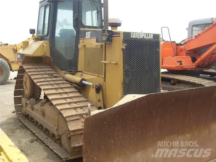 CAT D 6 M LGP بلدوزرات مجنزرة