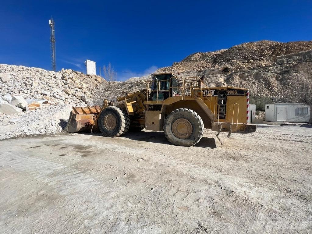 CAT 988 G لوادر بعجل
