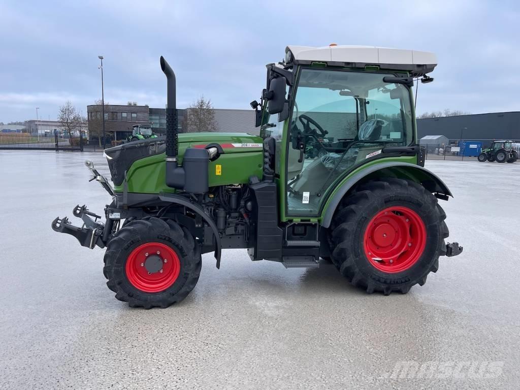 Fendt 208 F Vario الجرارات