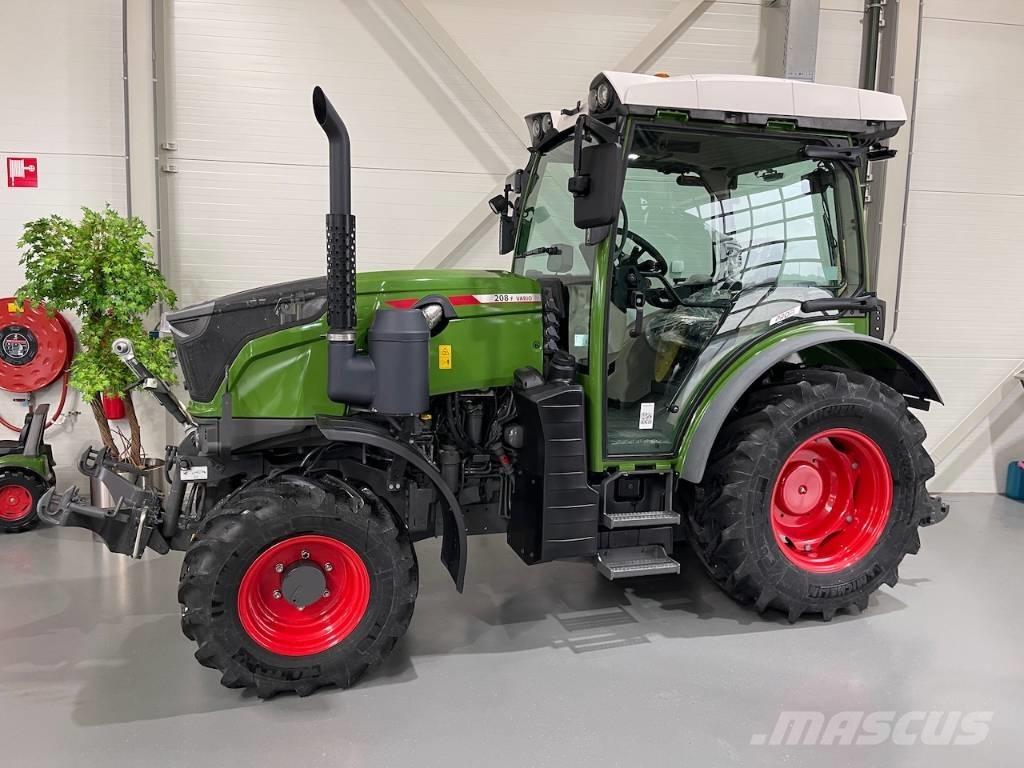 Fendt 208 F Vario الجرارات