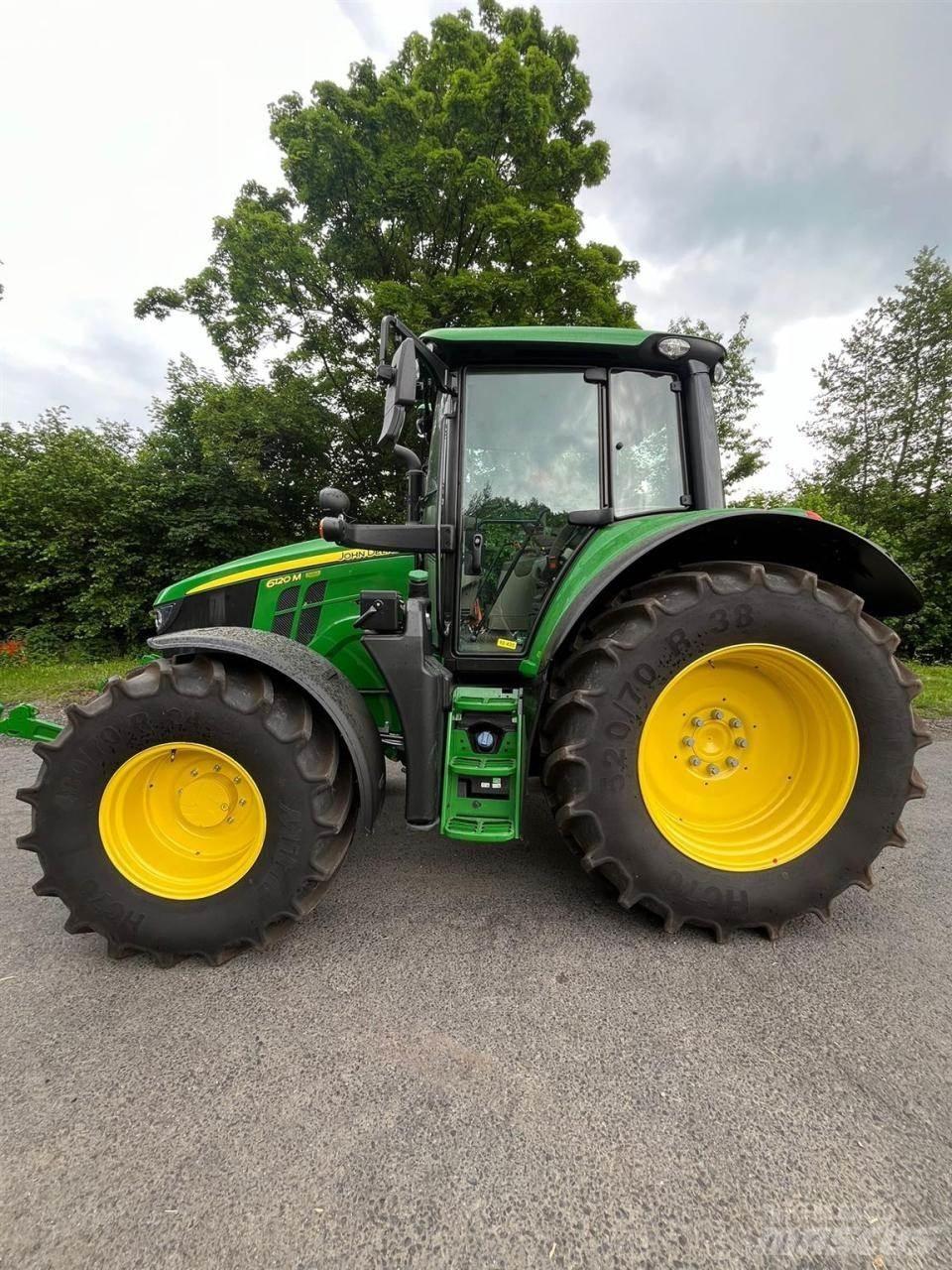 John Deere 6120M الجرارات