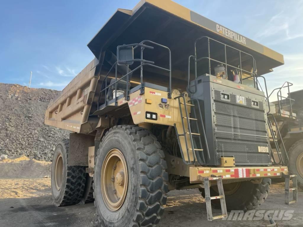 CAT 777e تفريغ المقطورات