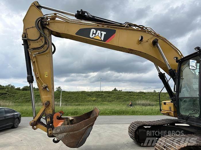 CAT 320FL حفارات زحافة