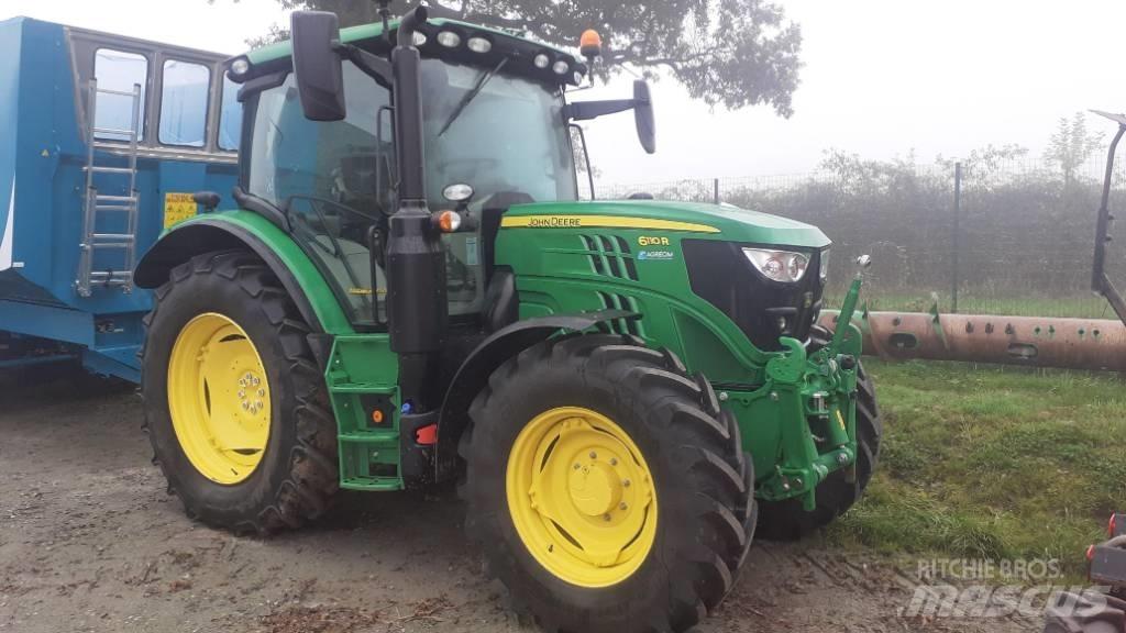 John Deere 6110 R الجرارات