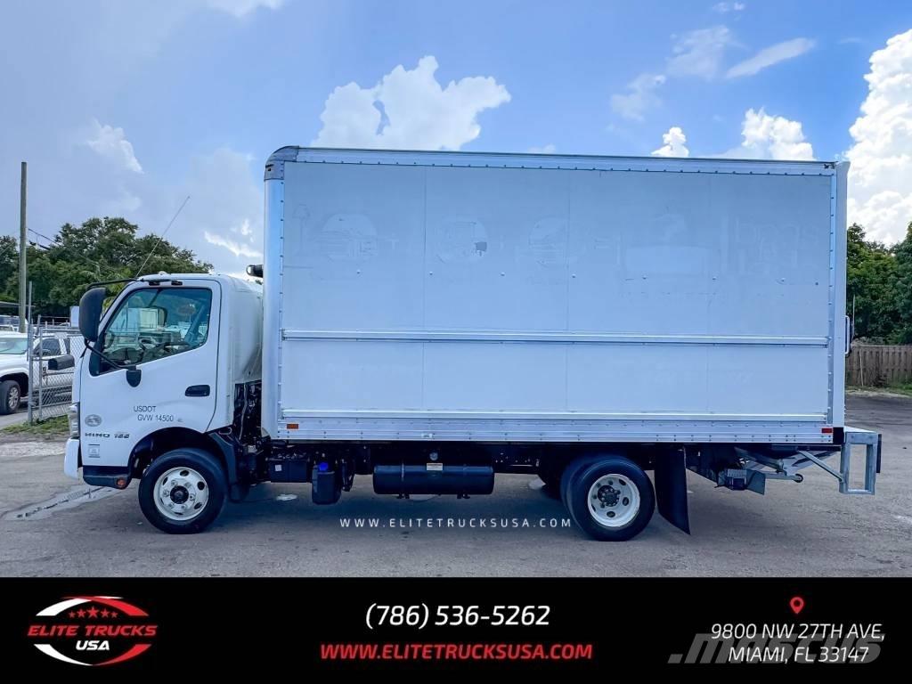 Hino 155 شاحنات ذات هيكل صندوقي