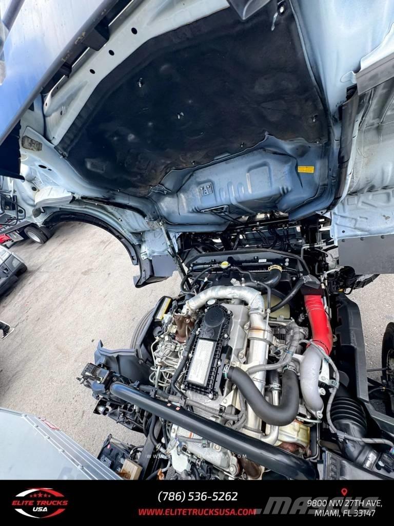 Hino 155 شاحنات ذات هيكل صندوقي