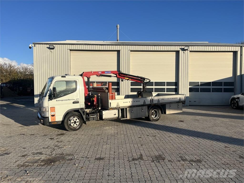 Mitsubishi Canter شاحنات مسطحة/مفصلية الجوانب