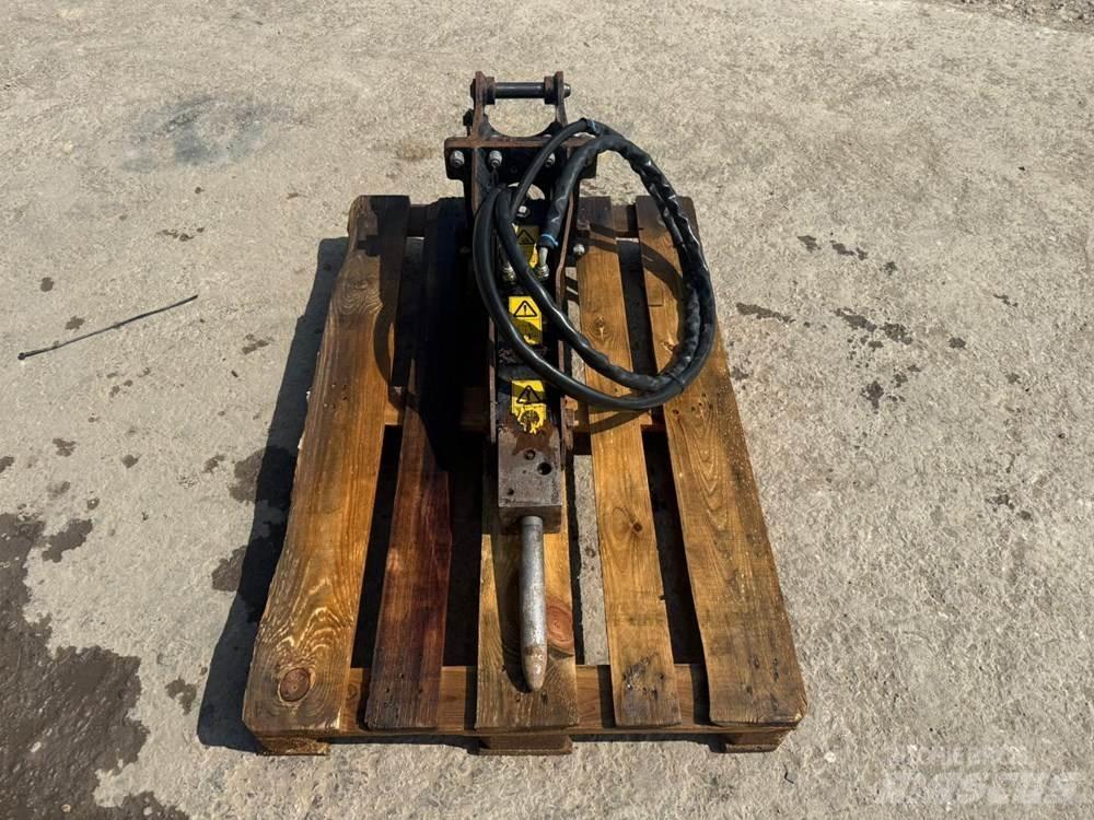 JCB HM012T BREAKER ملحقات أخرى للجرارات