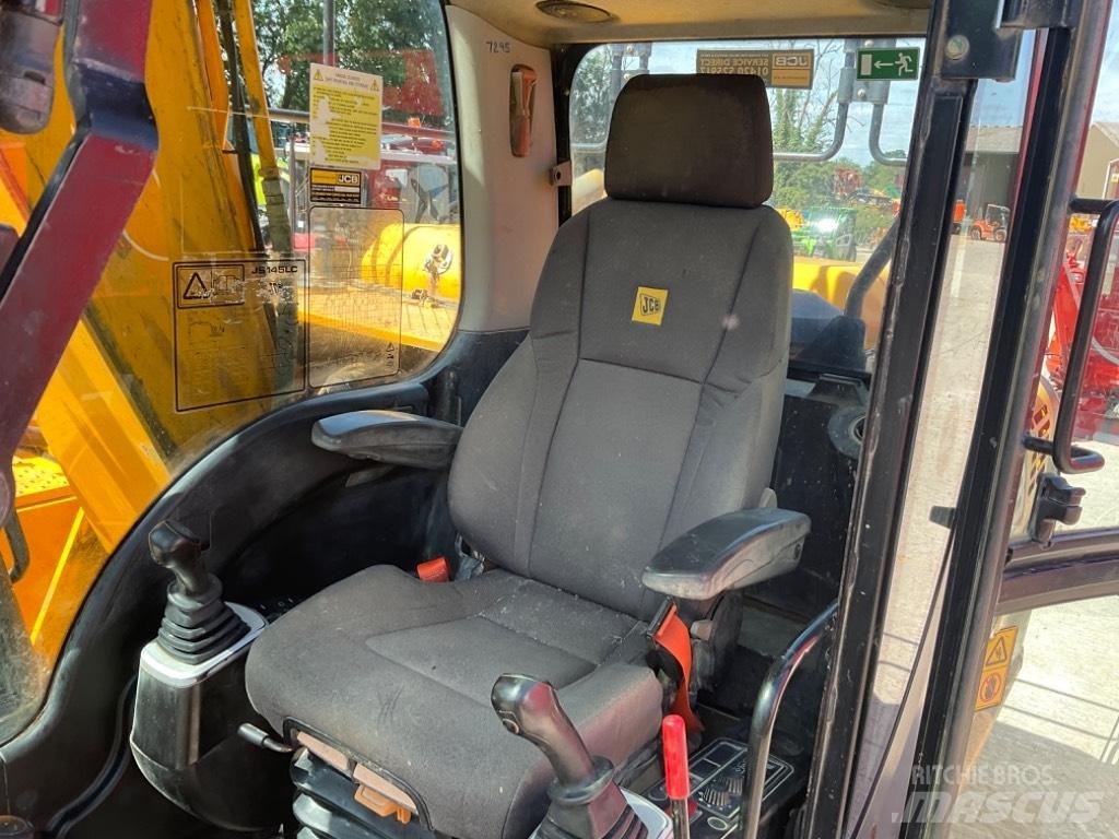 JCB JS 145 LC حفارات زحافة