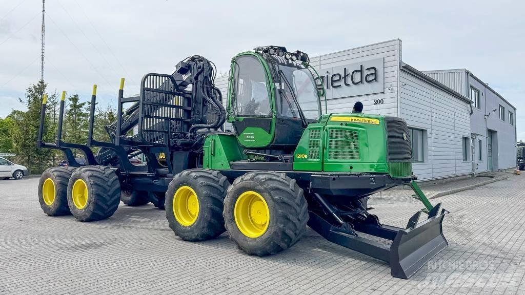 John Deere 1210E شاحنات