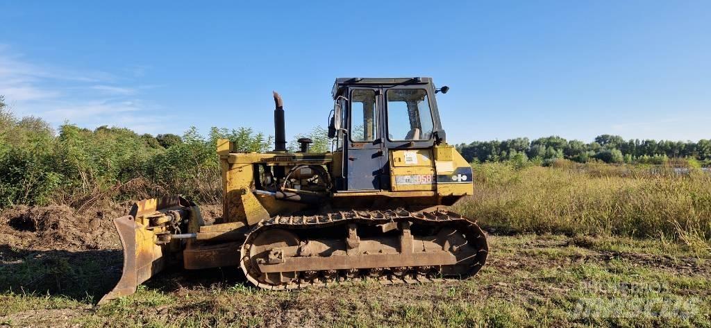 Komatsu D 58 E-1 بلدوزرات مجنزرة