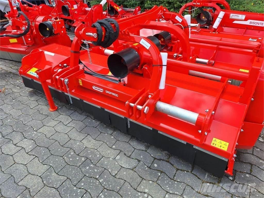 Maschio BUFALO 280 جزازات وأغطية المراعي