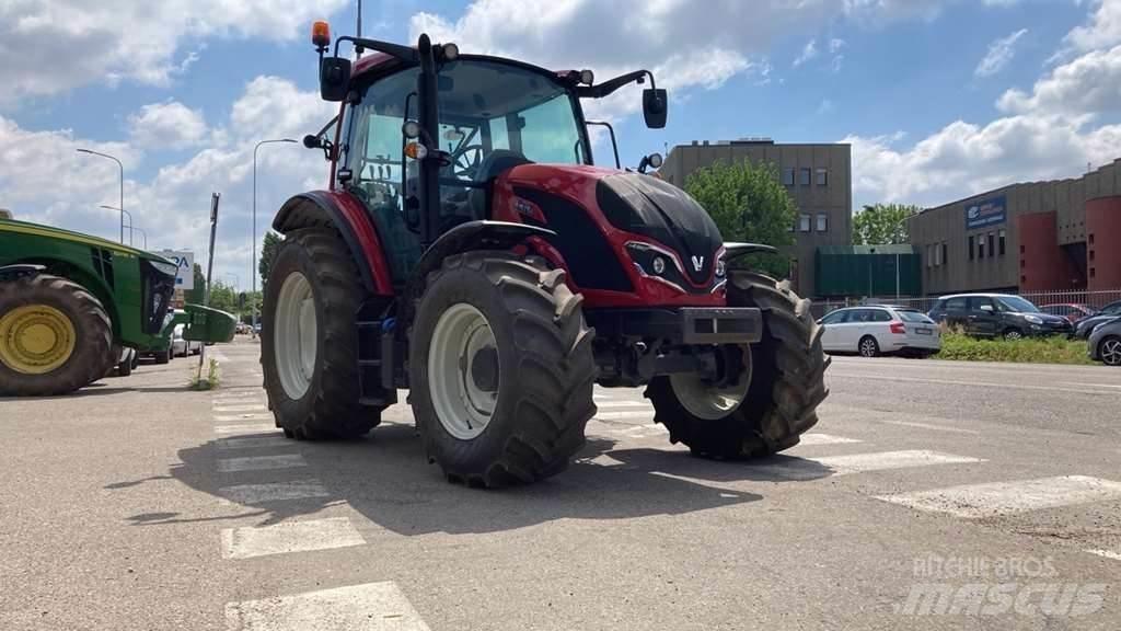 Valtra A105MH4 الجرارات