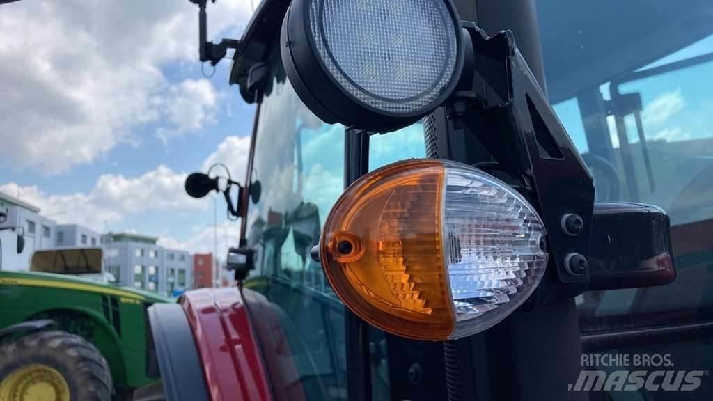 Valtra A105MH4 الجرارات