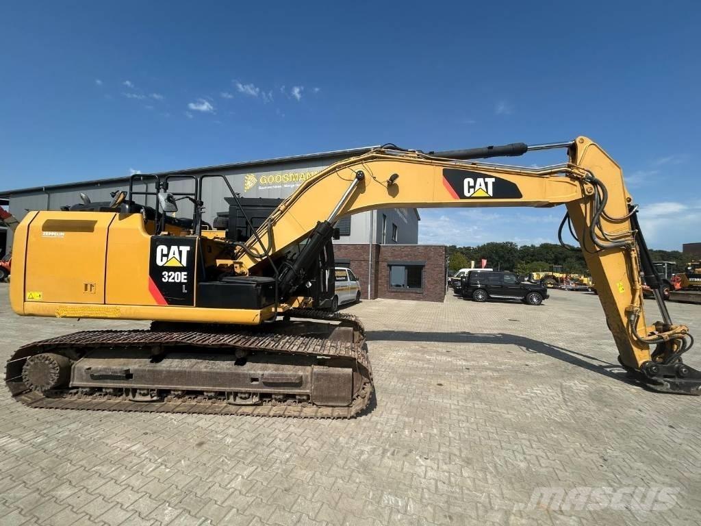 CAT 320 EL حفارات زحافة