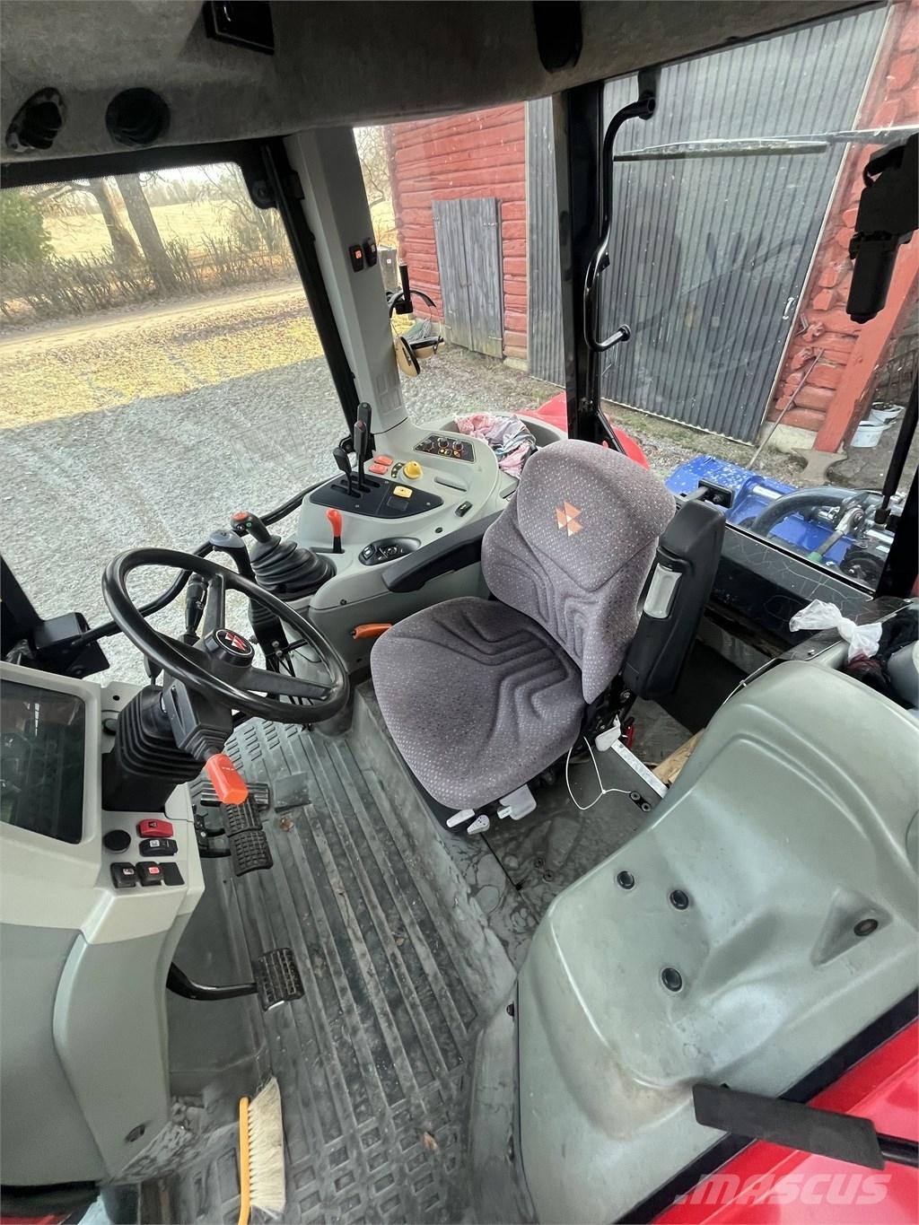 Massey Ferguson 5435 الجرارات