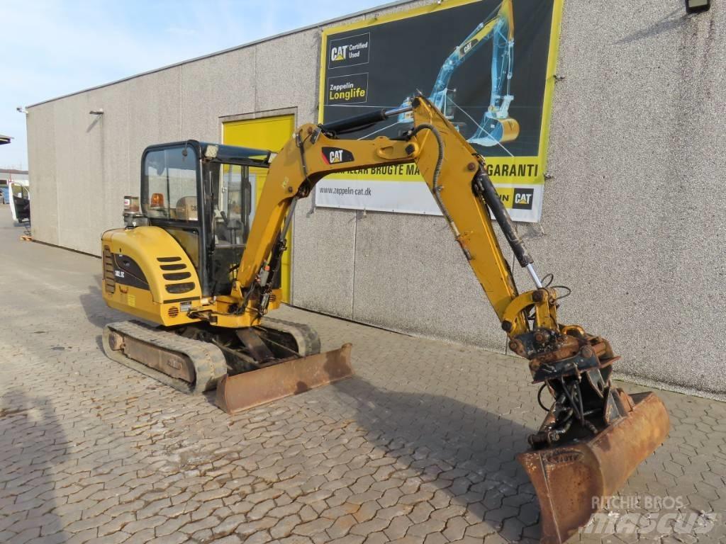 CAT 302.5 C حفارات صغيرة أقل من 7 طن (حفارات صغيرة)