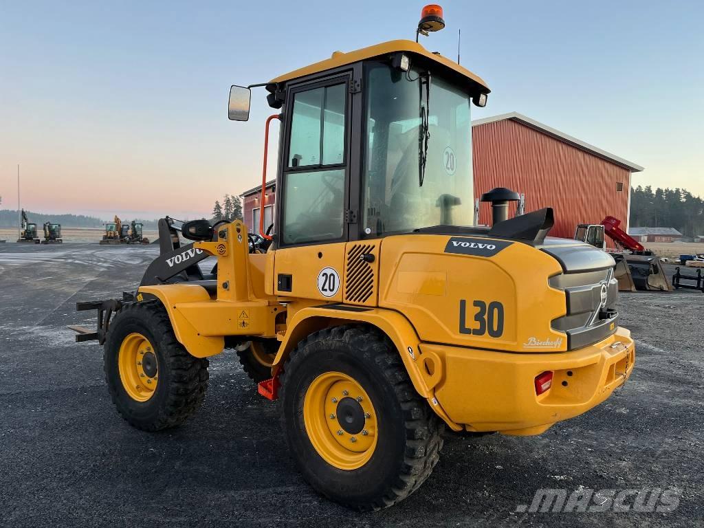Volvo L 30 H لوادر بعجل