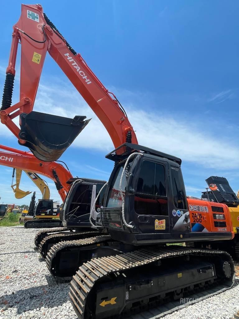 Hitachi ZX 200 حفارات زحافة