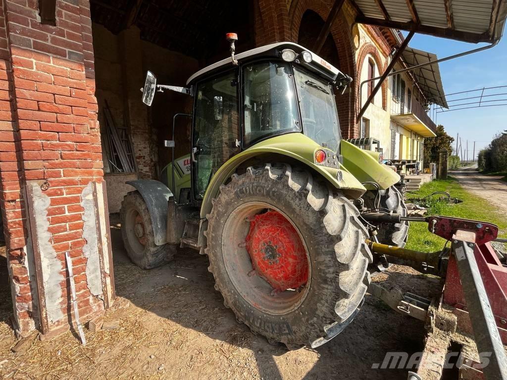 CLAAS Arion 420 الجرارات