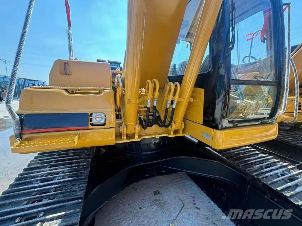 CAT 320 B L حفارات زحافة