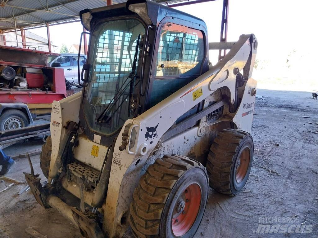 Bobcat S 770 لوادر انزلاقية التوجيه