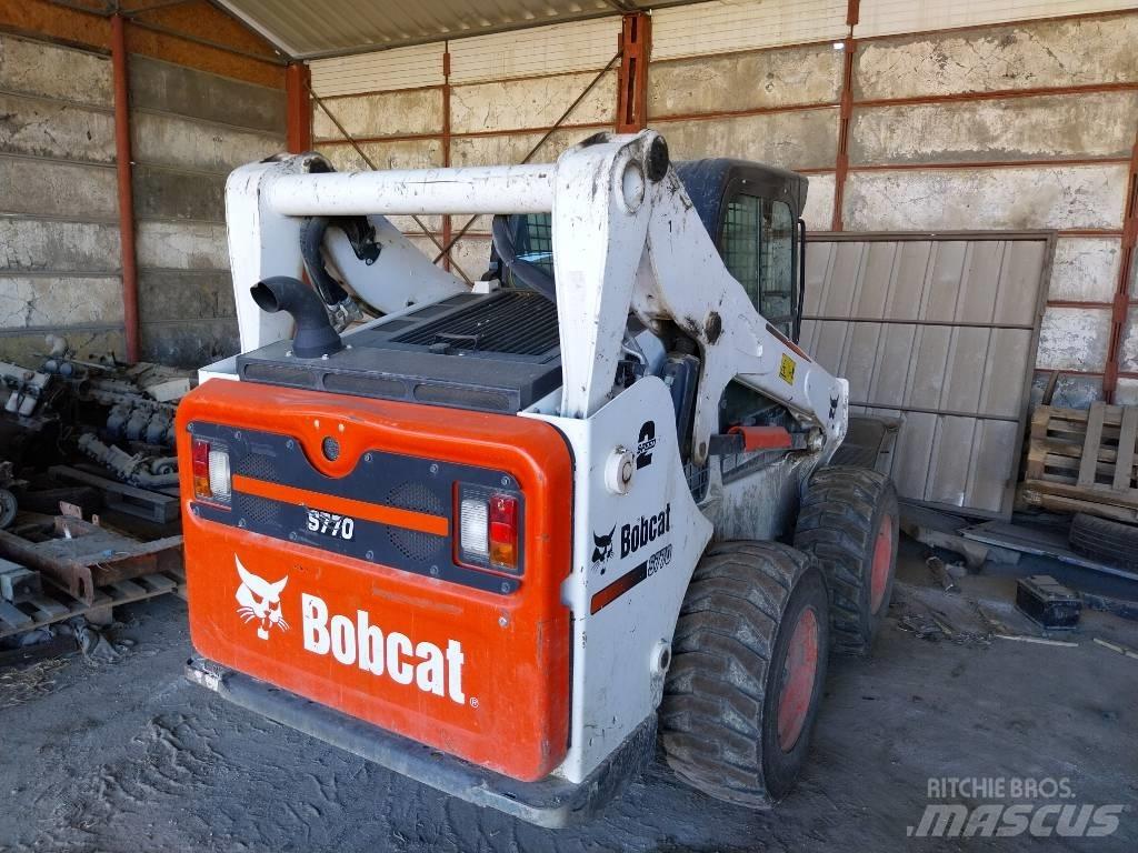 Bobcat S 770 لوادر انزلاقية التوجيه