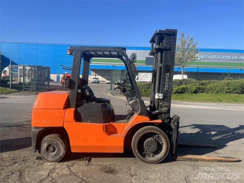 Toyota 7FGCU55 شاحنات LPG