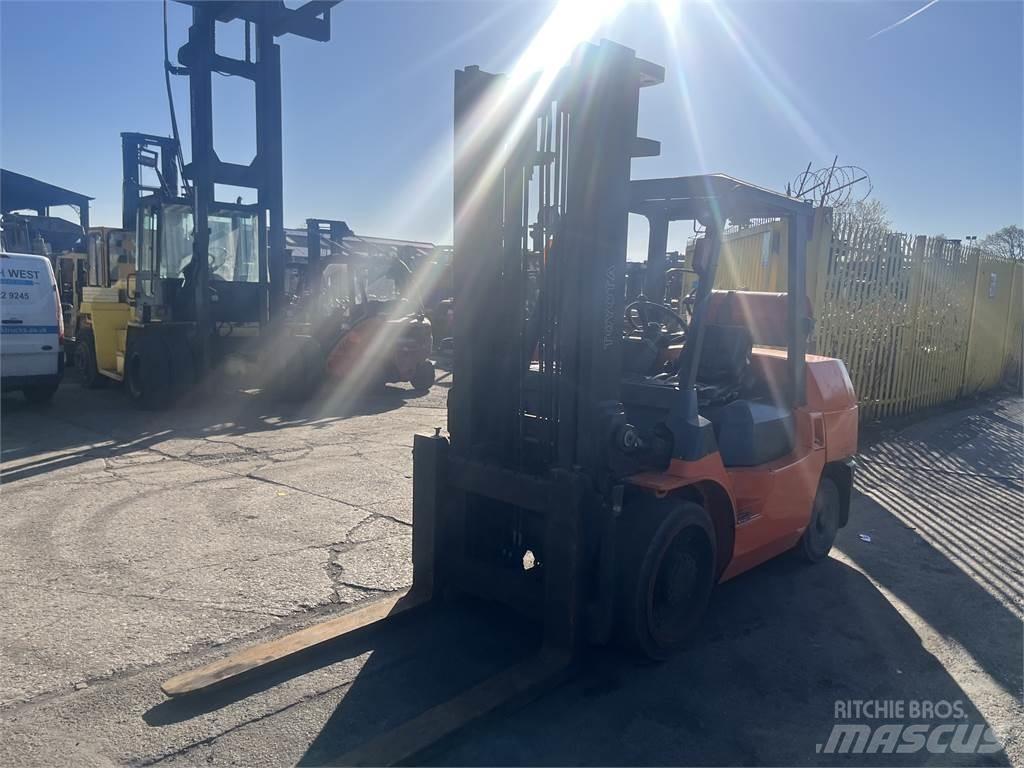 Toyota 7FGCU55 شاحنات LPG