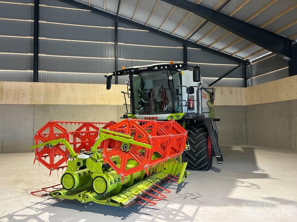 CLAAS Trion 520 حصادات