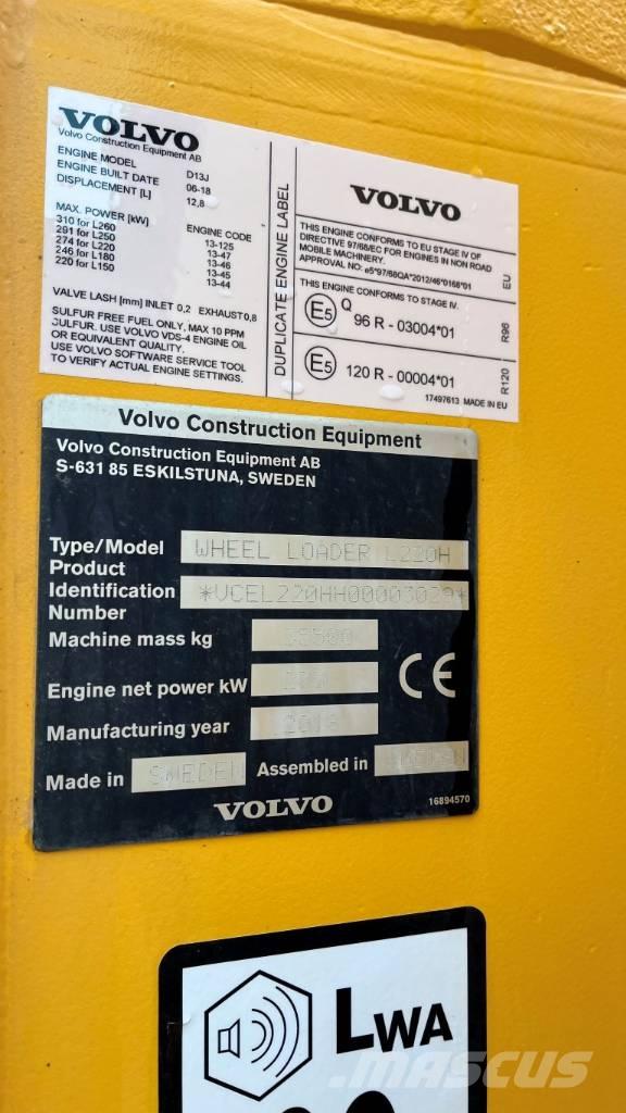 Volvo L220H لوادر بعجل